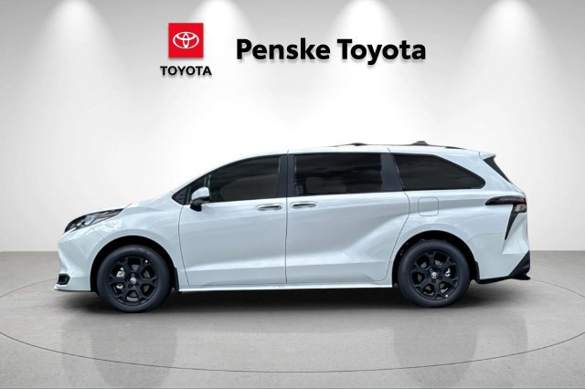 New 2026 Toyota Sienna XLE Woodland Edition AWD/4WD image 7