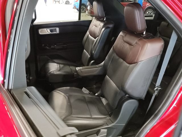 Used 2022 Ford Explorer Platinum w/ Equipment Group 601A AWD/4WD image 8