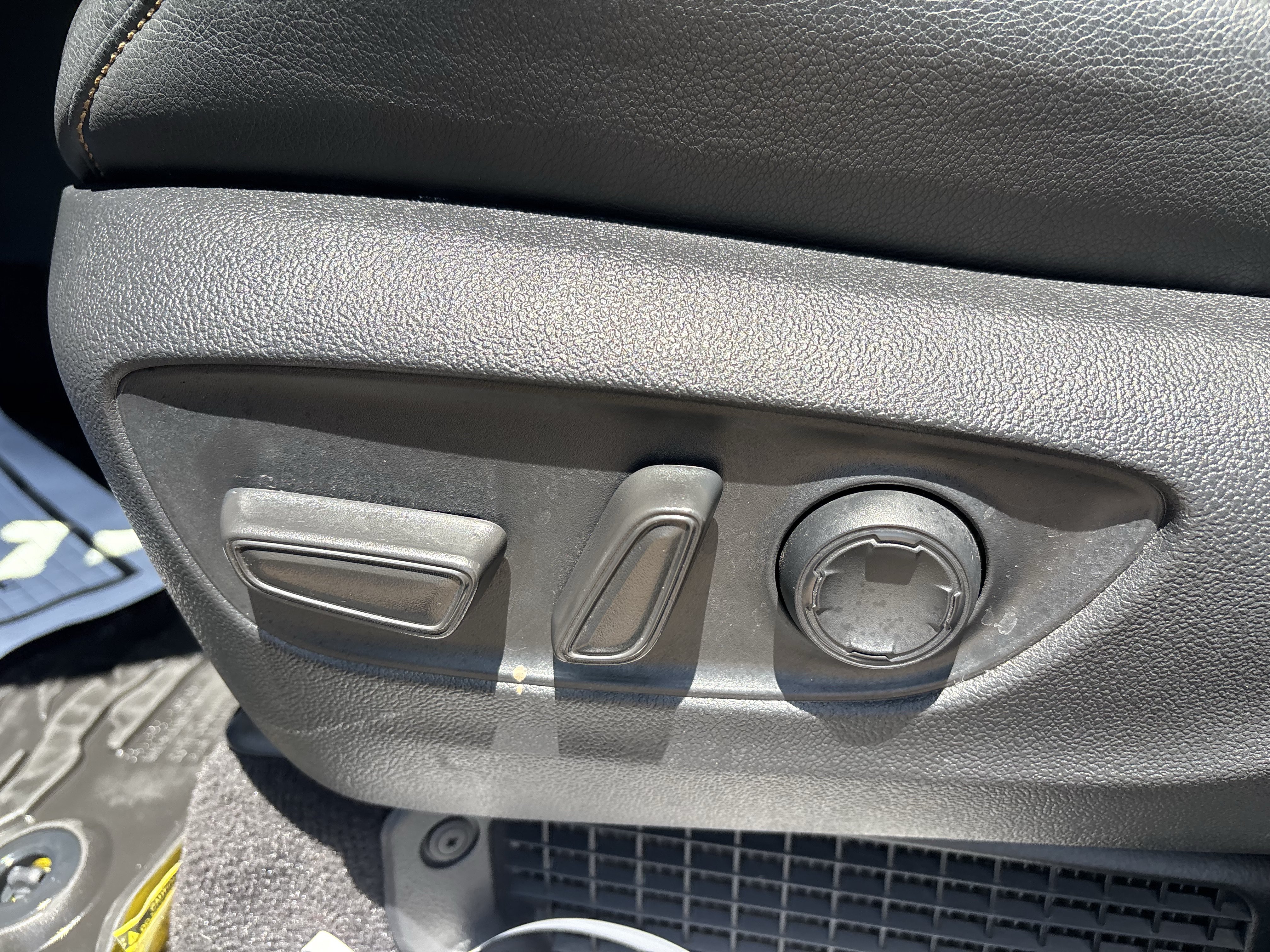 Used 2025 Toyota Sienna XLE Woodland Edition AWD/4WD image 13