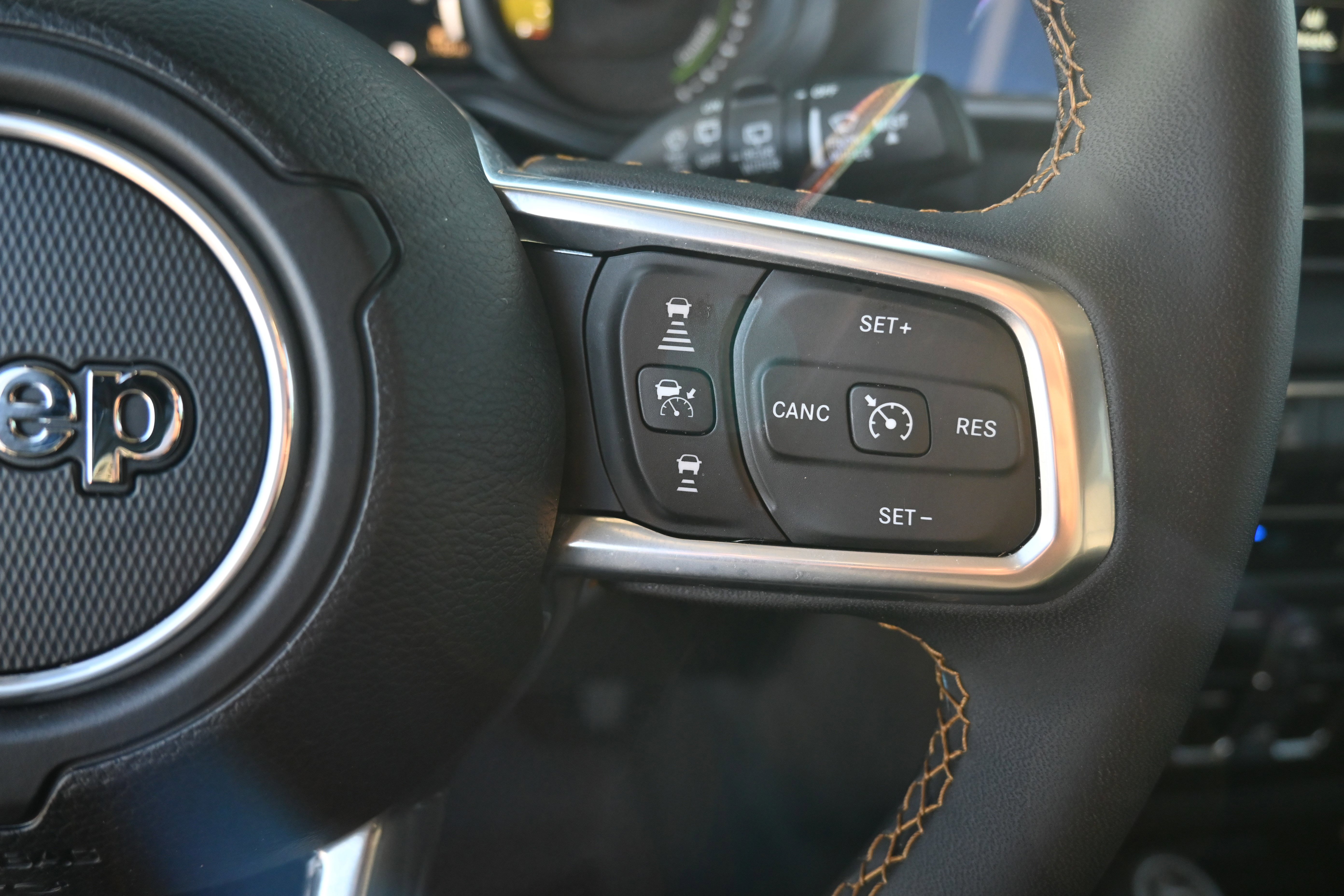 Used 2024 Jeep Wrangler Sahara w/ Technology Group image 21