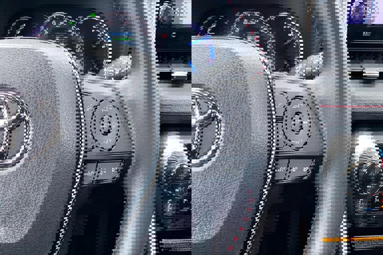 Used 2021 Toyota RAV4 XSE w/ Premium Package image 25