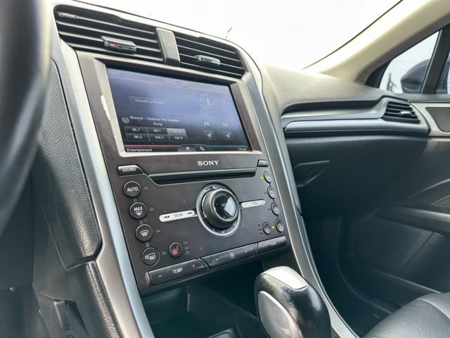Used 2016 Ford Fusion Titanium image 18