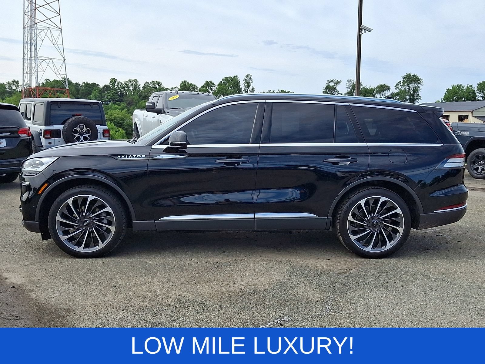 Used 2021 Lincoln Aviator Reserve w/ Equipment Group 202A AWD/4WD image 4
