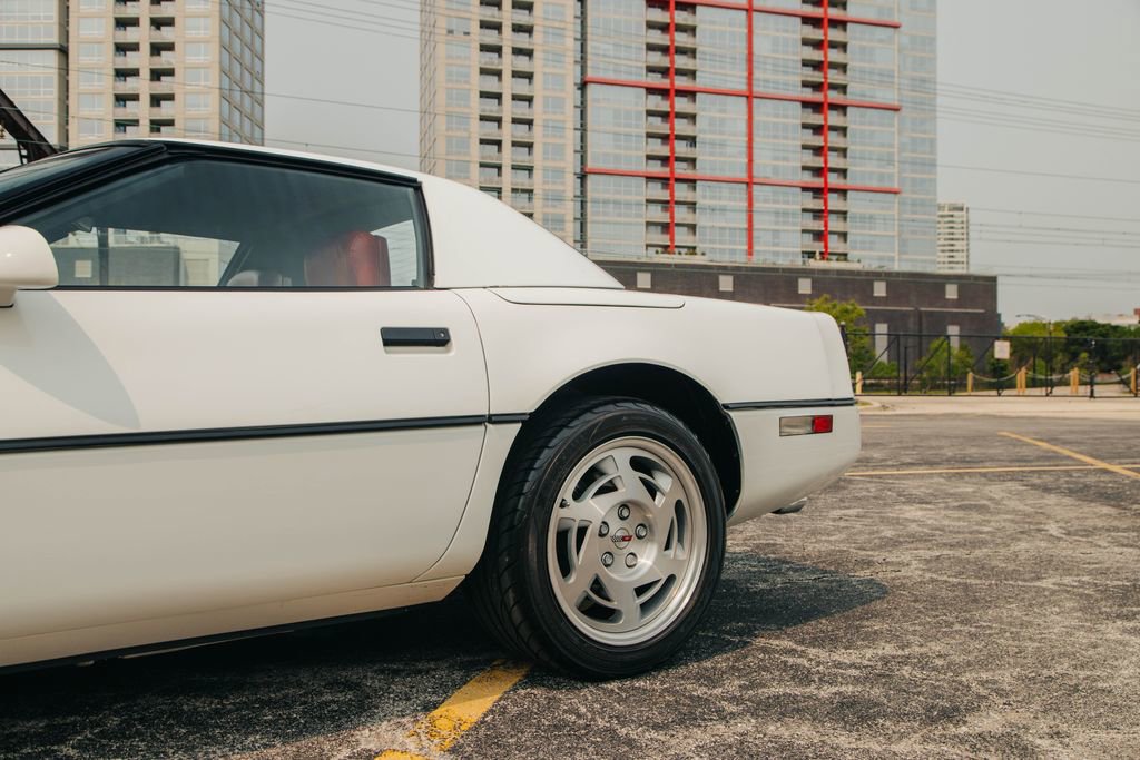 Used 1990 Chevrolet Corvette Convertible image 22
