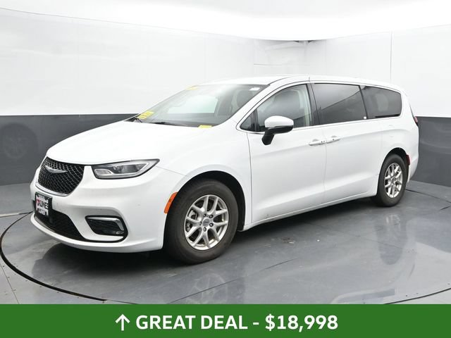 Used 2023 Chrysler Pacifica Touring-L FWD image 8