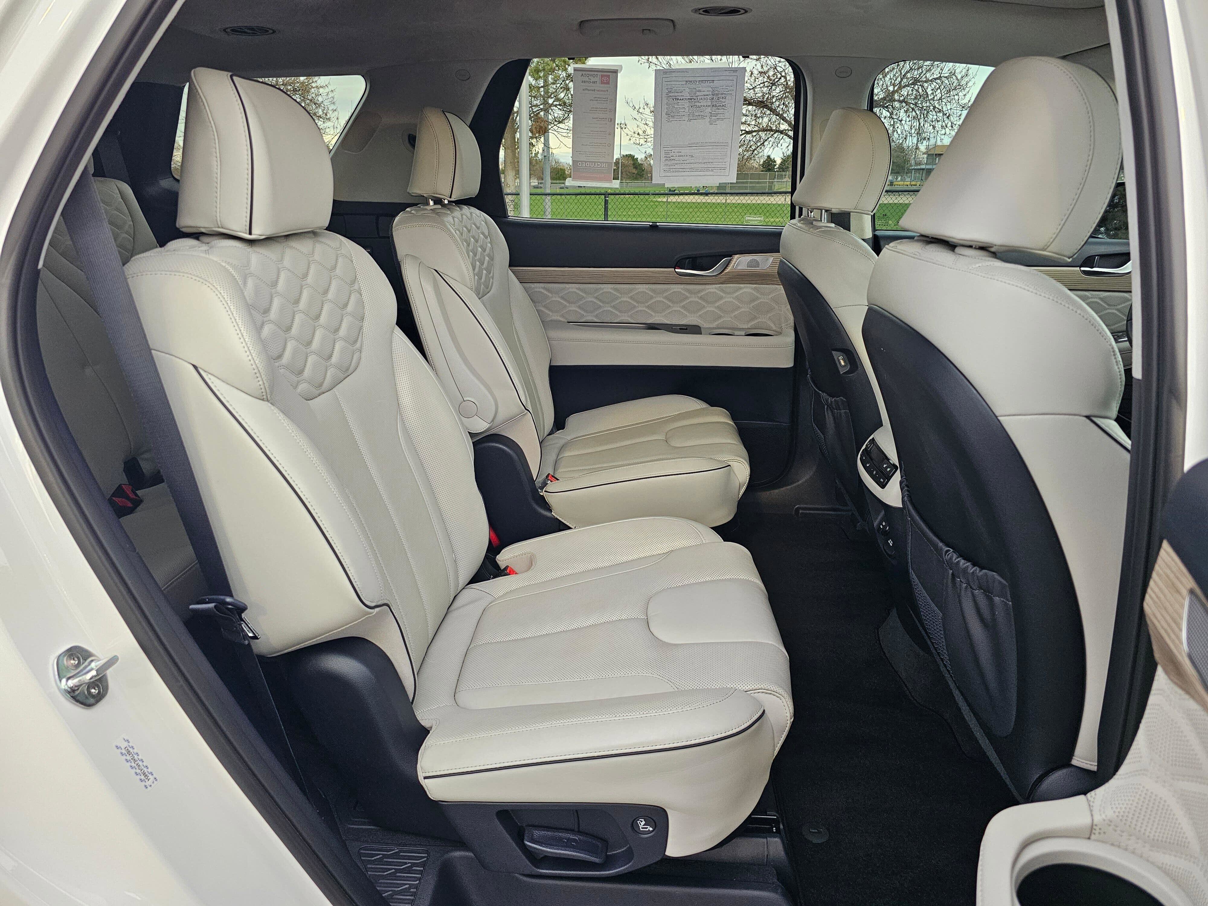 Used 2022 Hyundai Palisade Calligraphy image 12