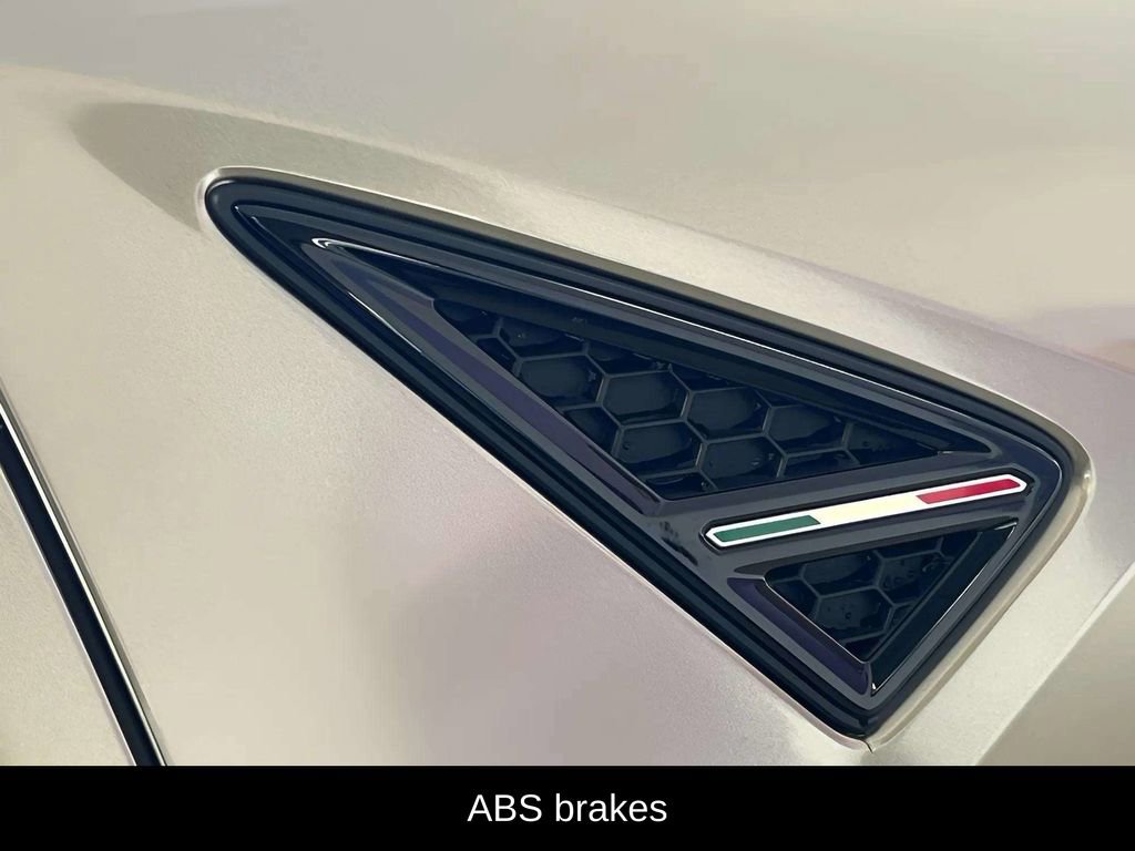 Used 2021 Lamborghini Urus AWD/4WD image 10