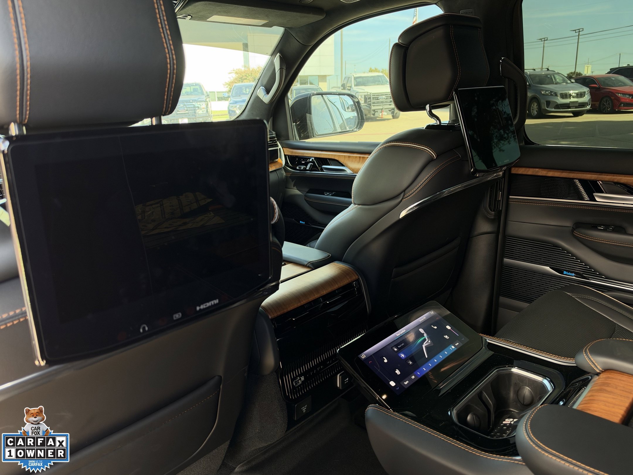 Used 2024 Jeep Grand Wagoneer Series III w/ Rear Seat Video Group 1 AWD/4WD image 30