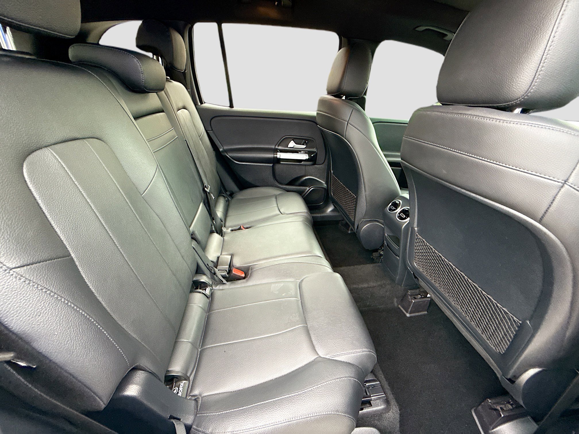 Used 2021 Mercedes-Benz GLB 250 4MATIC w/ Premium Package image 26