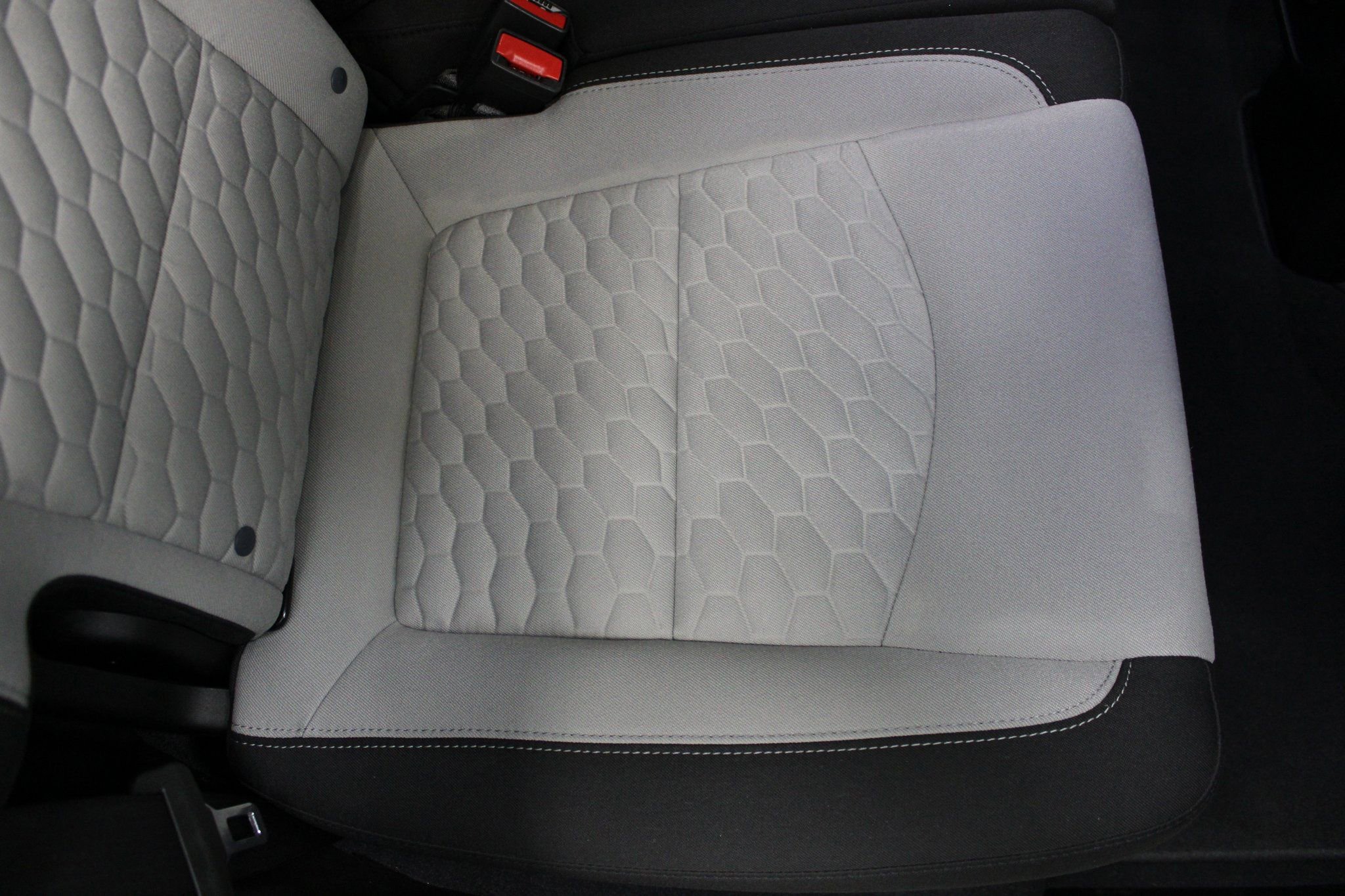 Used 2021 Chevrolet Equinox LT w/ Driver Convenience Package image 27