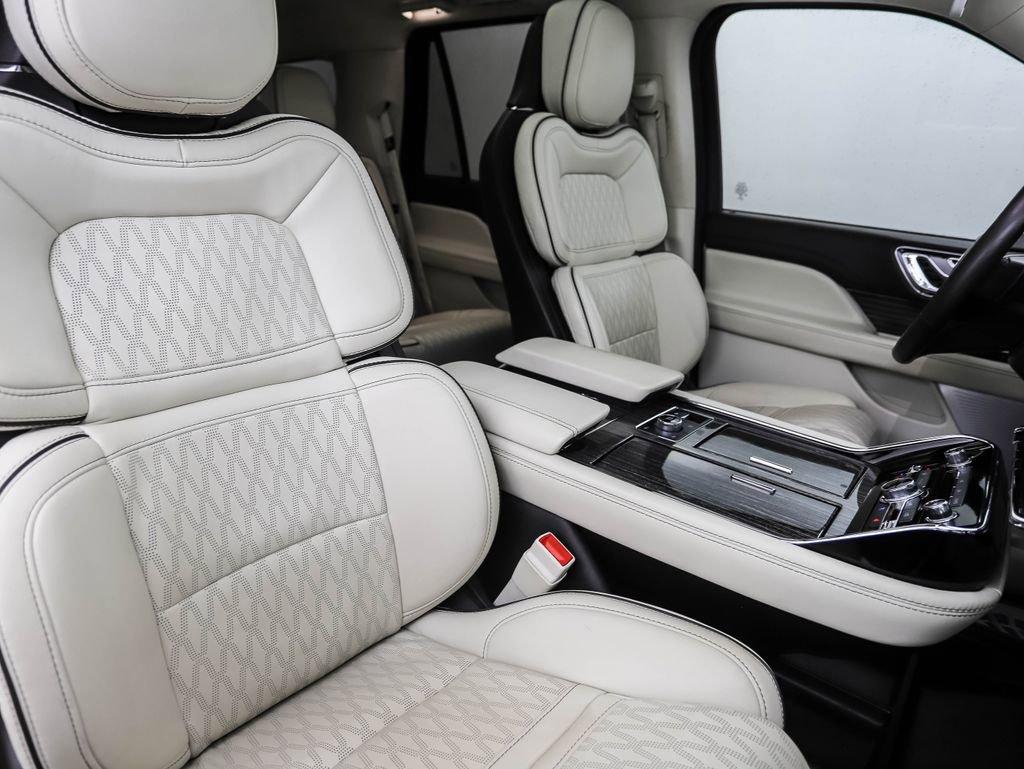 Used 2021 Lincoln Navigator Black Label image 33