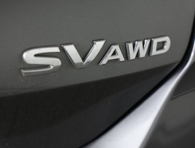 Used 2018 Nissan Rogue SV image 3