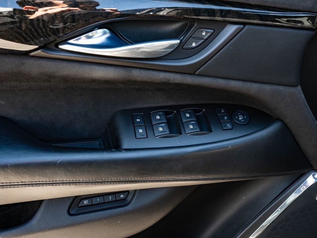 Used 2015 Cadillac Escalade Platinum image 29