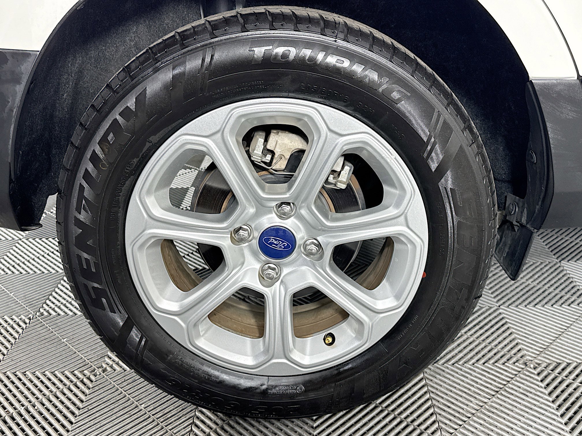 Used 2018 Ford EcoSport SE w/ SE Convenience Package image 32