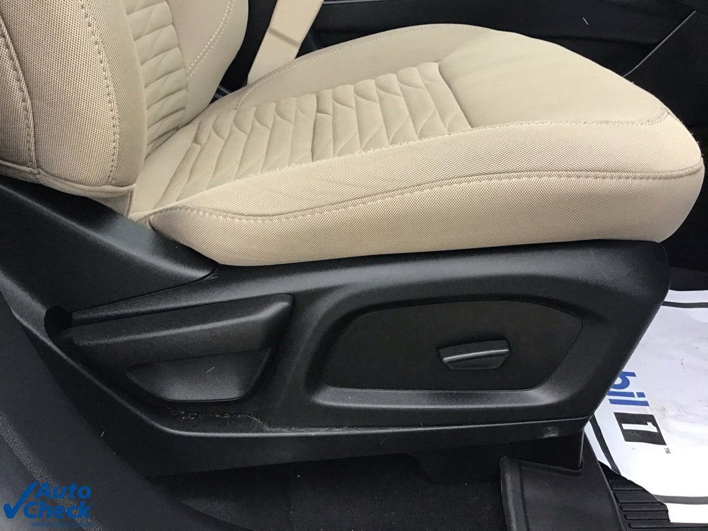 Used 2021 Ford Explorer XLT image 24