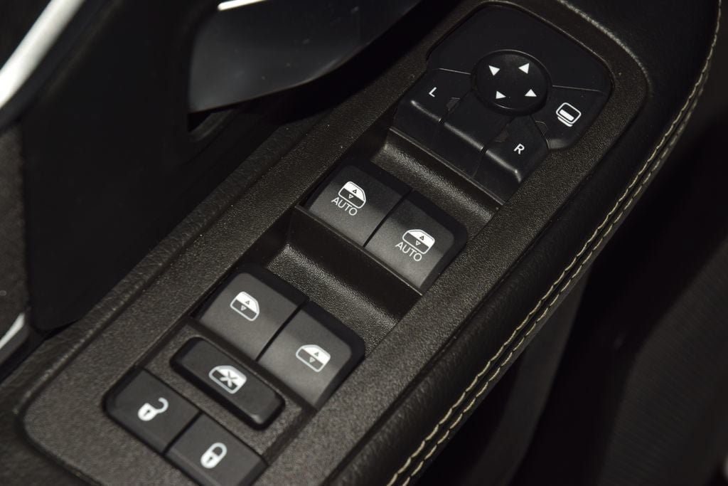 Used 2025 RAM 5500 4x4 Crew Cab image 37