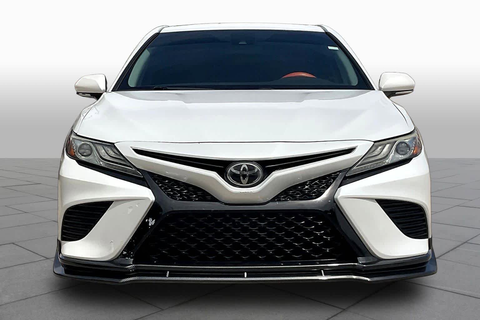 Used 2019 Toyota Camry XSE image 4