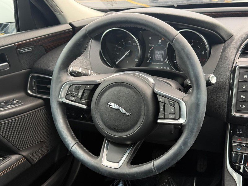 Used 2018 Jaguar XE Prestige AWD/4WD image 18