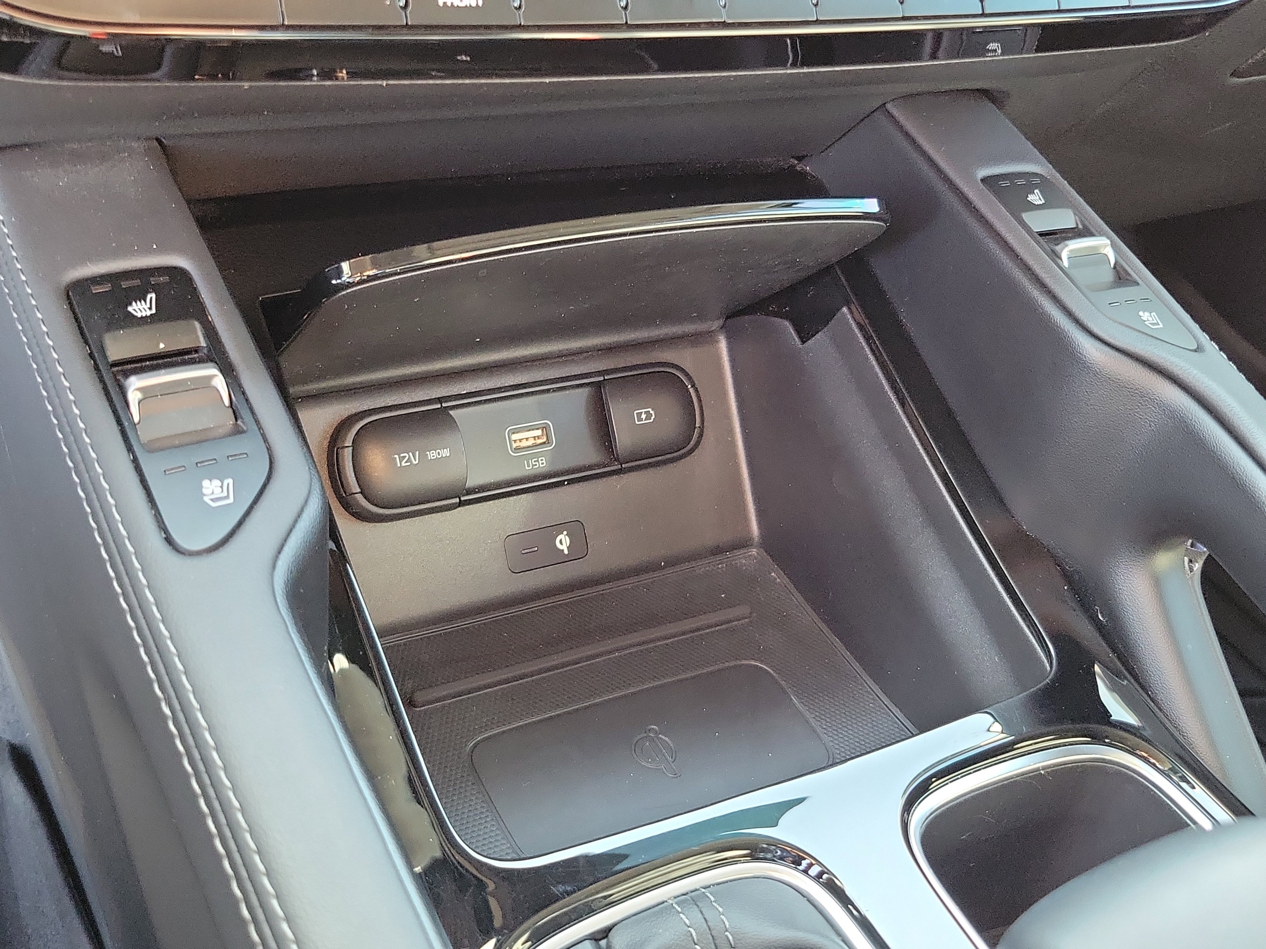 Used 2022 Kia Telluride SX w/ Towing Package FWD image 27