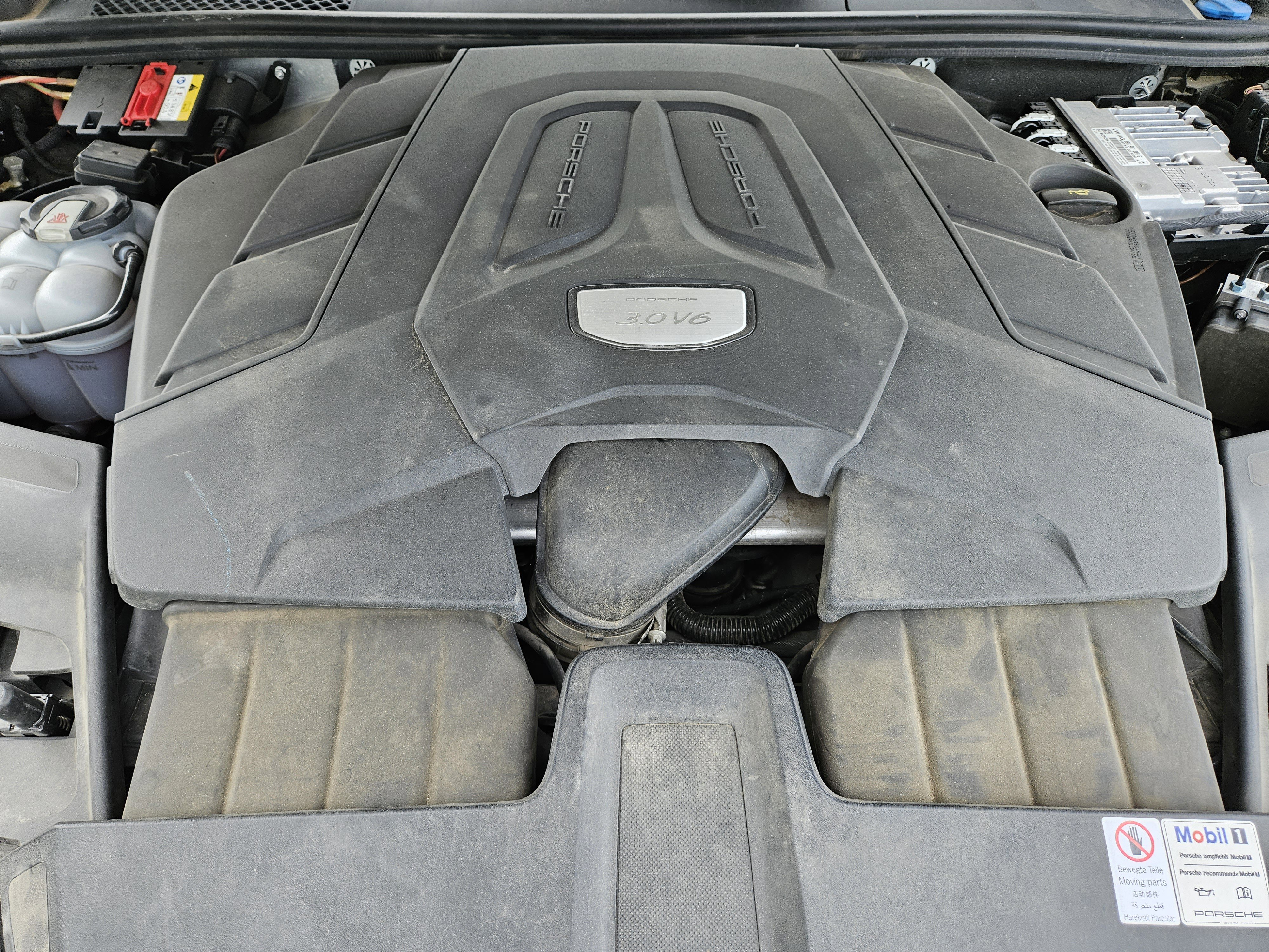 Used 2020 Porsche Cayenne image 41