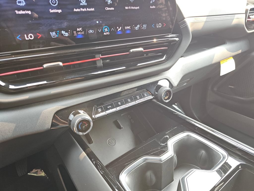 Used 2026 Chevrolet Silverado EV Trail Boss AWD/4WD image 29