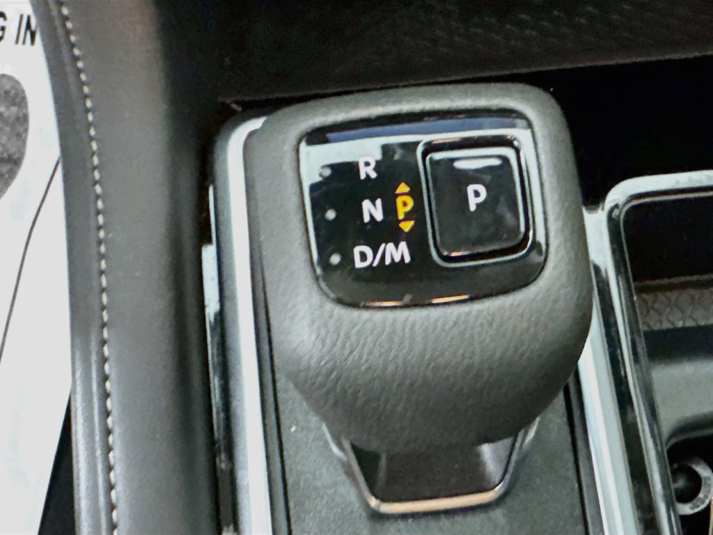 Used 2025 Nissan Pathfinder SL FWD image 23