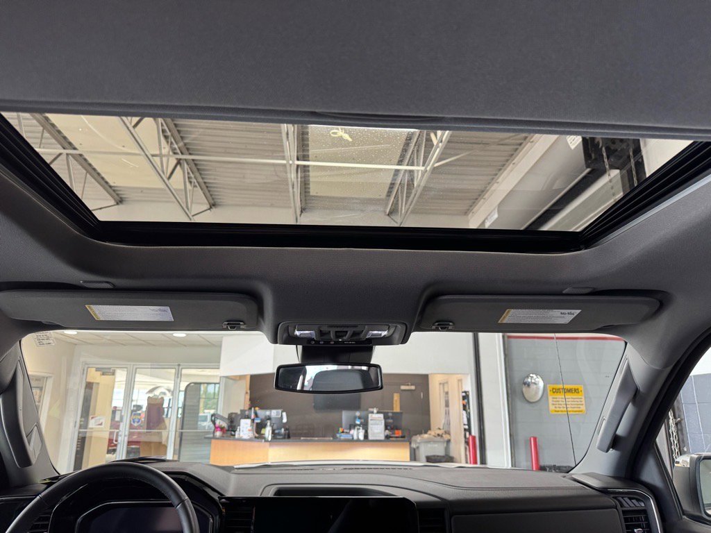 Used 2024 GMC Sierra 1500 SLT w/ SLT Premium Package image 17