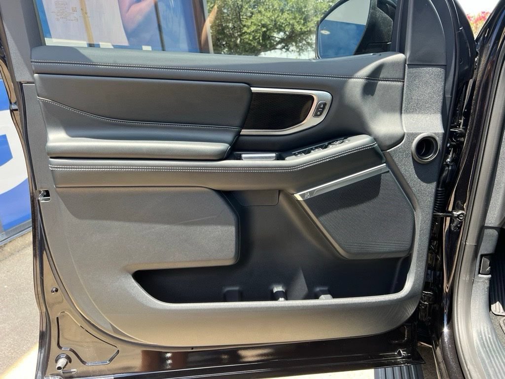 New 2027 Ford Expedition Platinum w/ Stealth Appearance Package RWD image 16