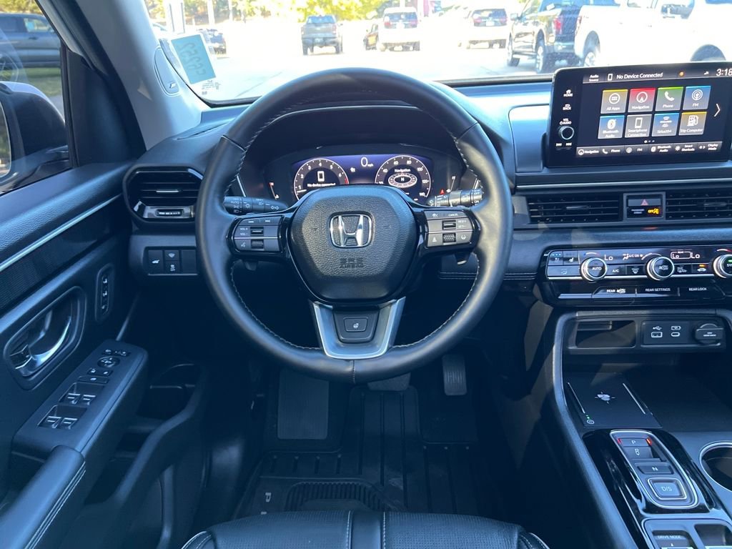 Used 2025 Honda Pilot Elite image 14