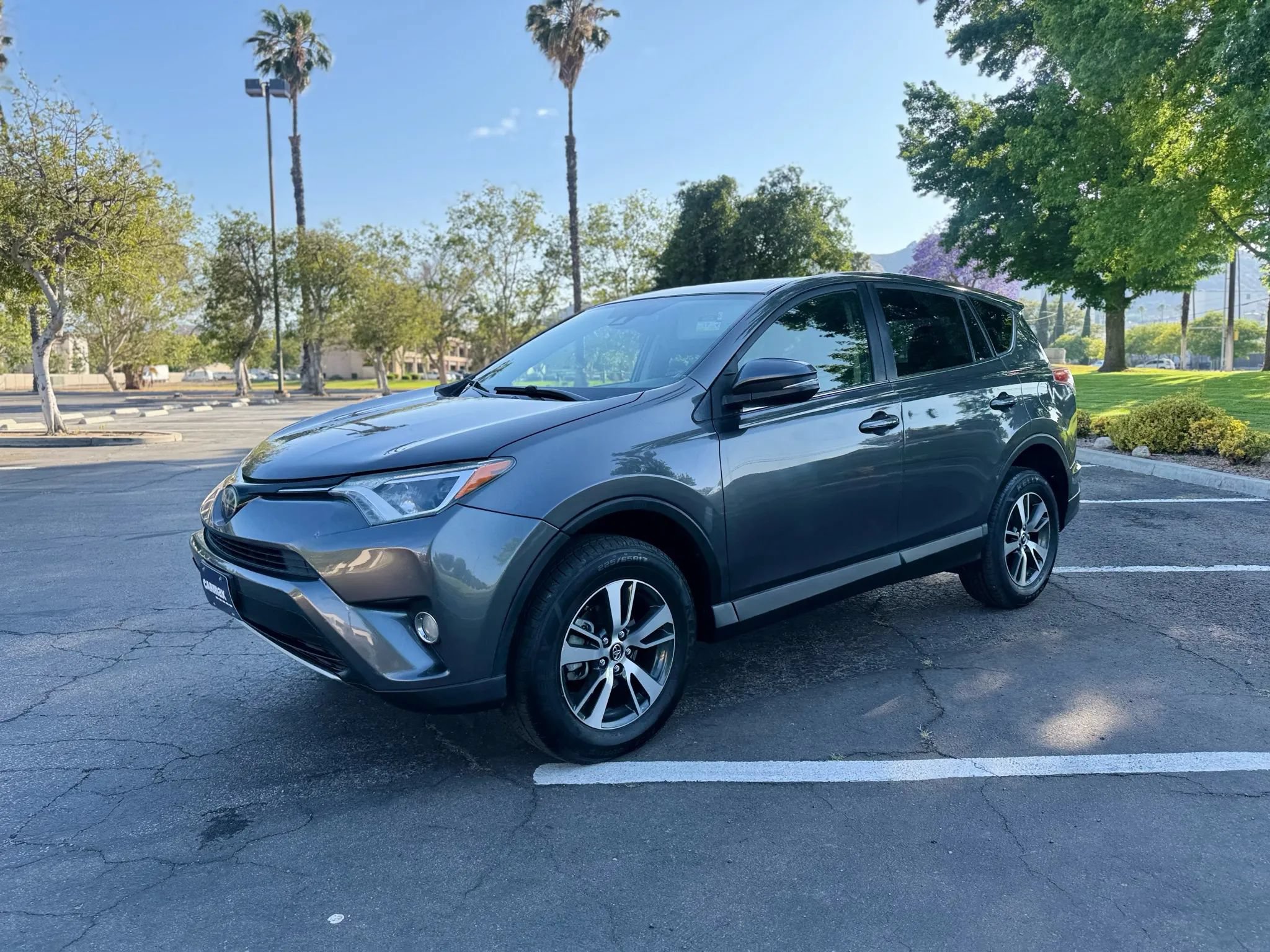 Used 2018 Toyota RAV4 XLE w/ Carpet Mat Package FWD image 8