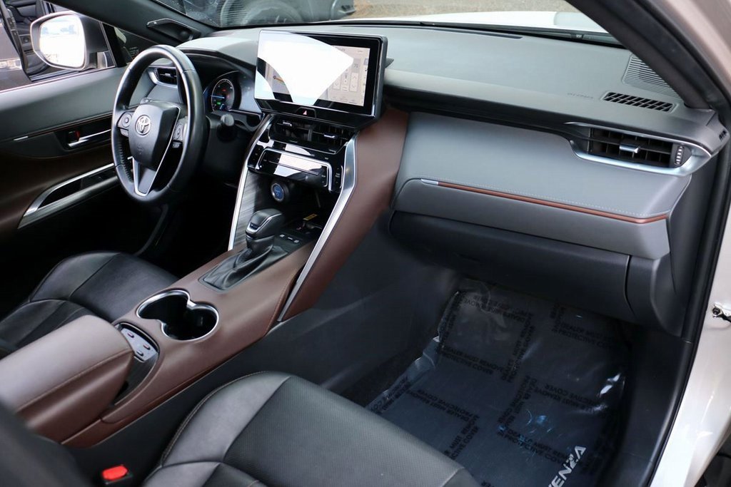 Used 2021 Toyota Venza Limited image 37