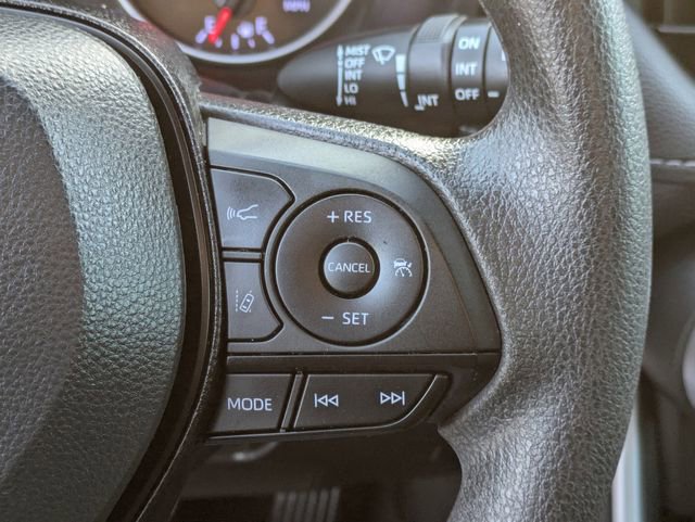 Used 2022 Toyota RAV4 XLE w/ Convenience Package image 19