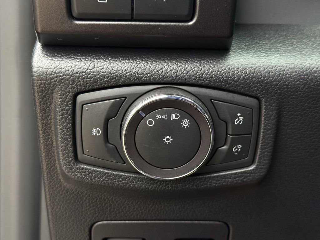 Used 2019 Ford Expedition Limited w/ Equipment Group 301A RWD image 25