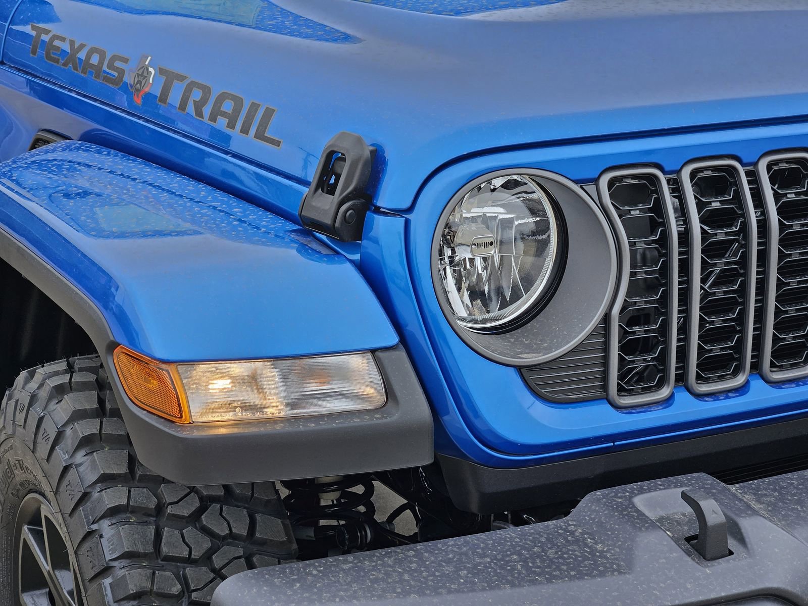 New 2026 Jeep Gladiator Mojave AWD/4WD image 9
