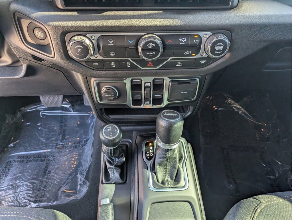 Used 2024 Jeep Gladiator Sport image 24