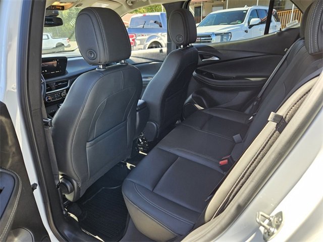 Used 2024 Buick Encore GX Sport Touring image 9