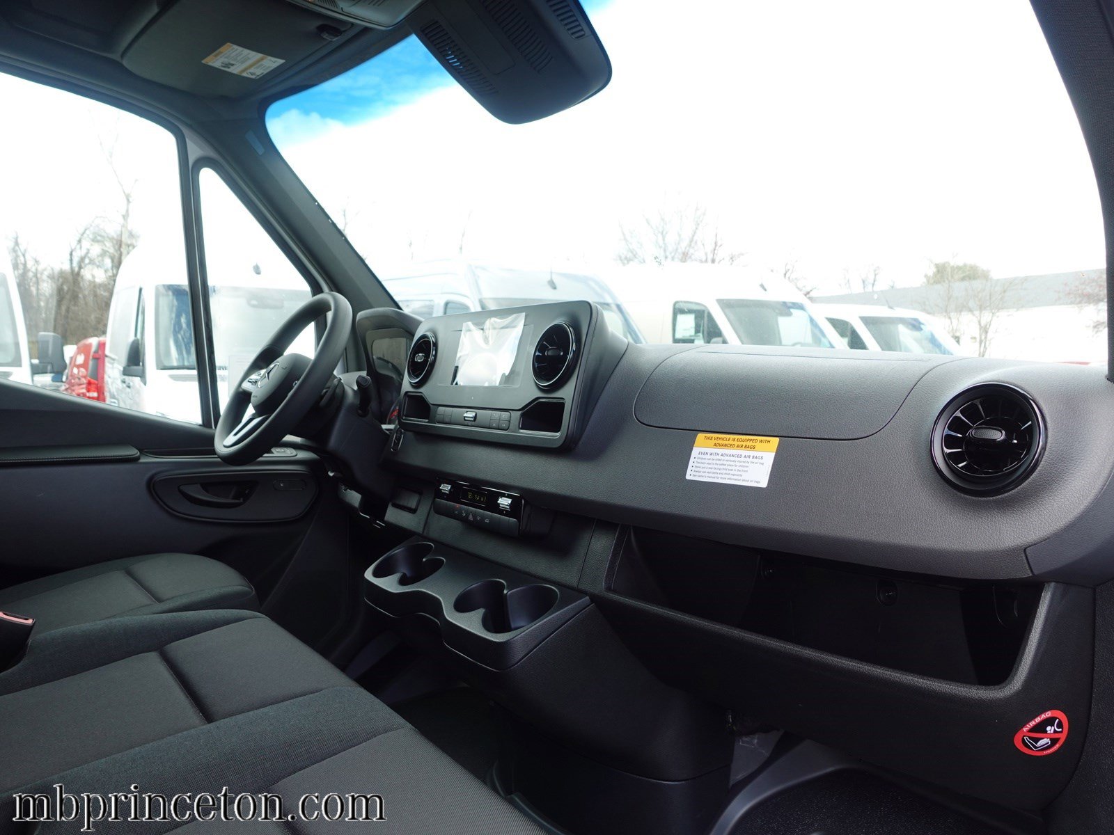 Used 2024 Mercedes-Benz Sprinter 2500 image 7