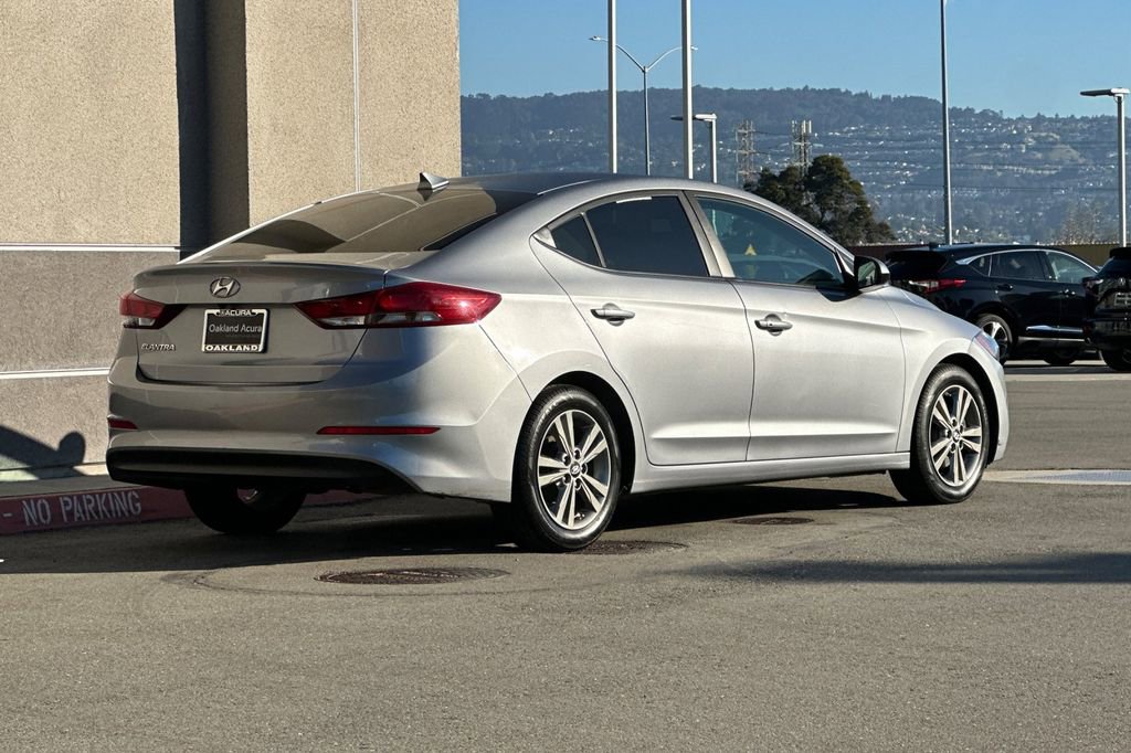 Used 2017 Hyundai Elantra SE w/ SE A/T Tech Package 03 image 4