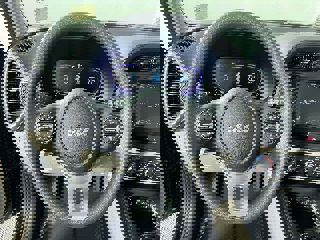 New 2025 Kia Soul LX w/ LX Technology Package image 17