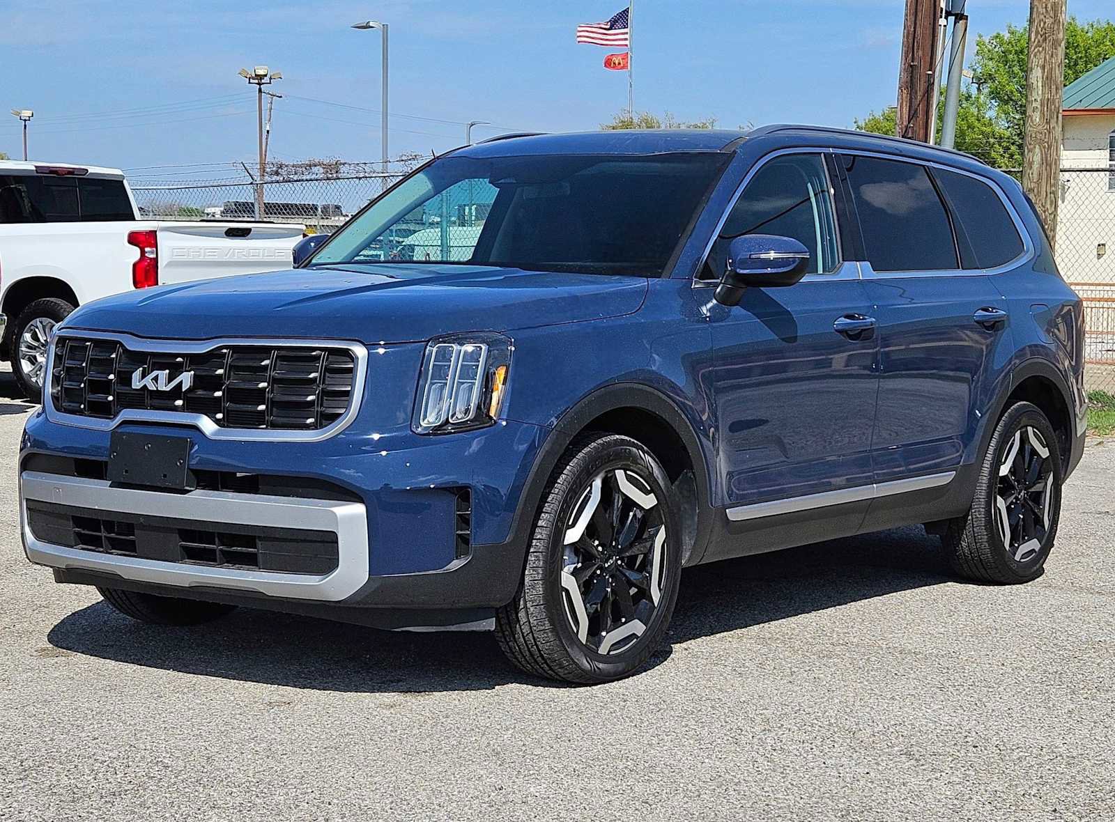 Used 2025 Kia Telluride S image 10