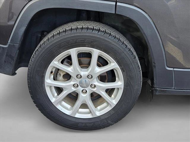 Used 2017 Jeep Cherokee Latitude image 20