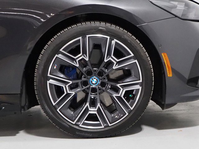 Used 2025 BMW i5 eDrive40i w/ M Sport Package image 57