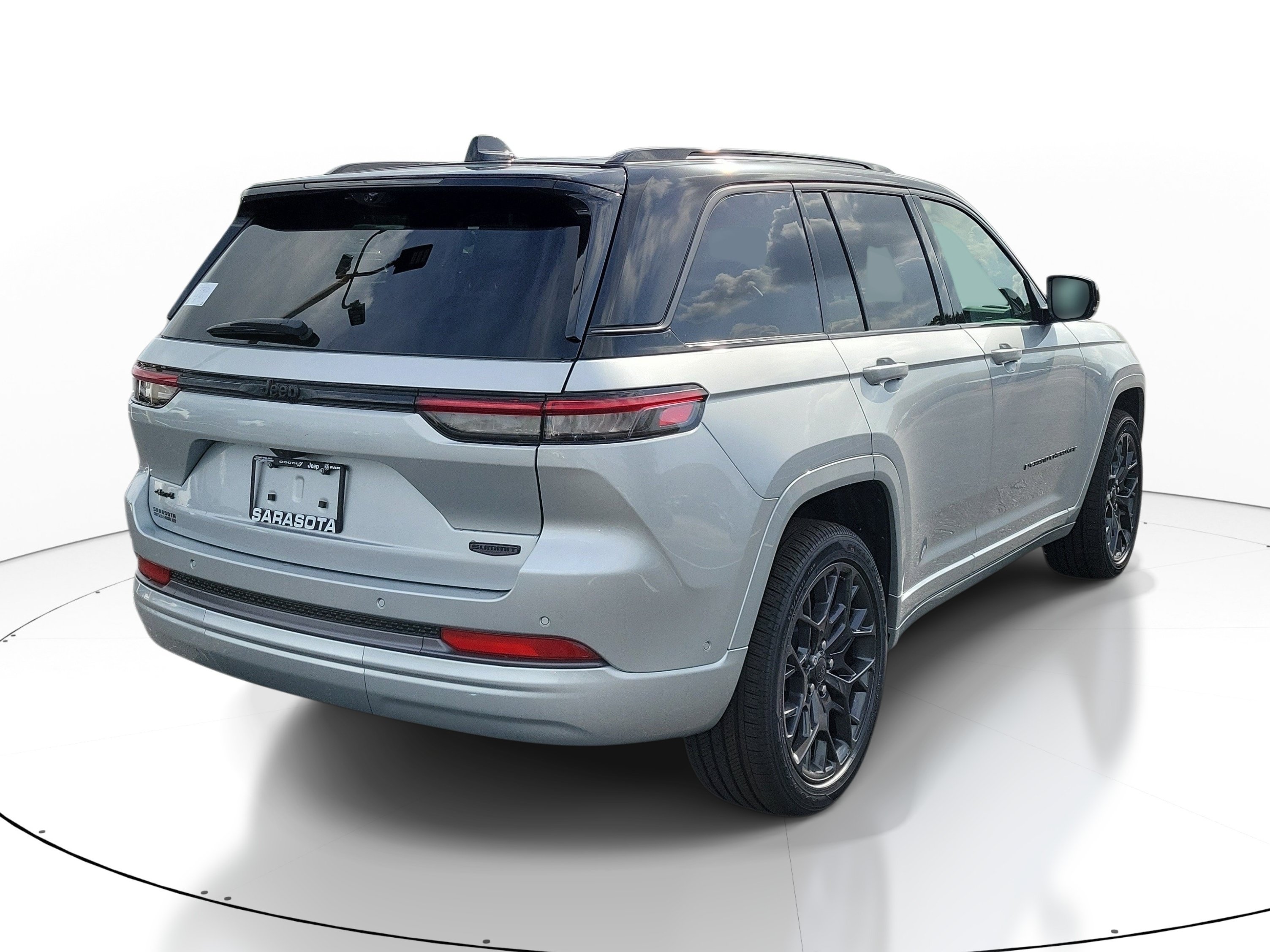New 2026 Jeep Grand Cherokee Summit w/ Obsidian Package AWD/4WD image 6