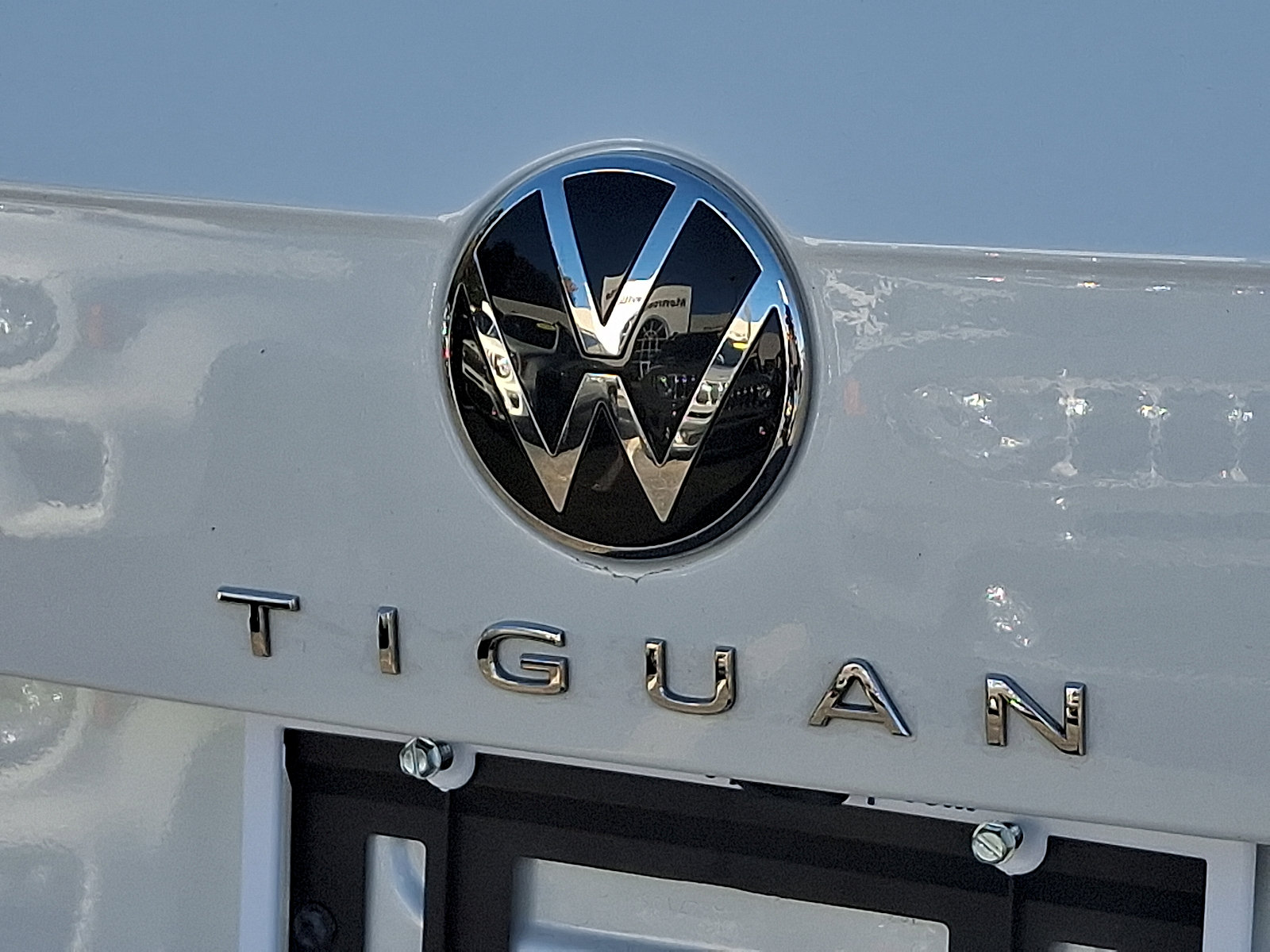 Used 2024 Volkswagen Tiguan SE R-Line FWD image 30