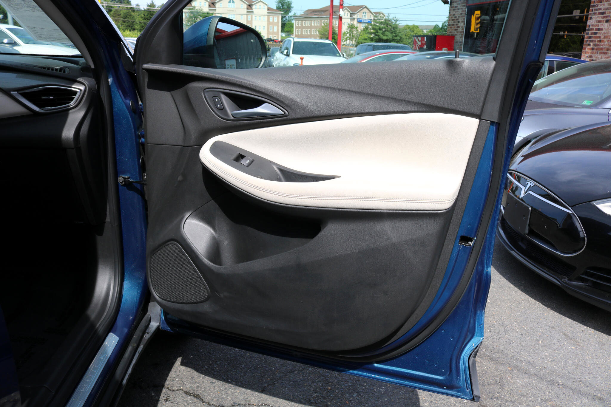 Used 2020 Buick Encore GX Select image 43