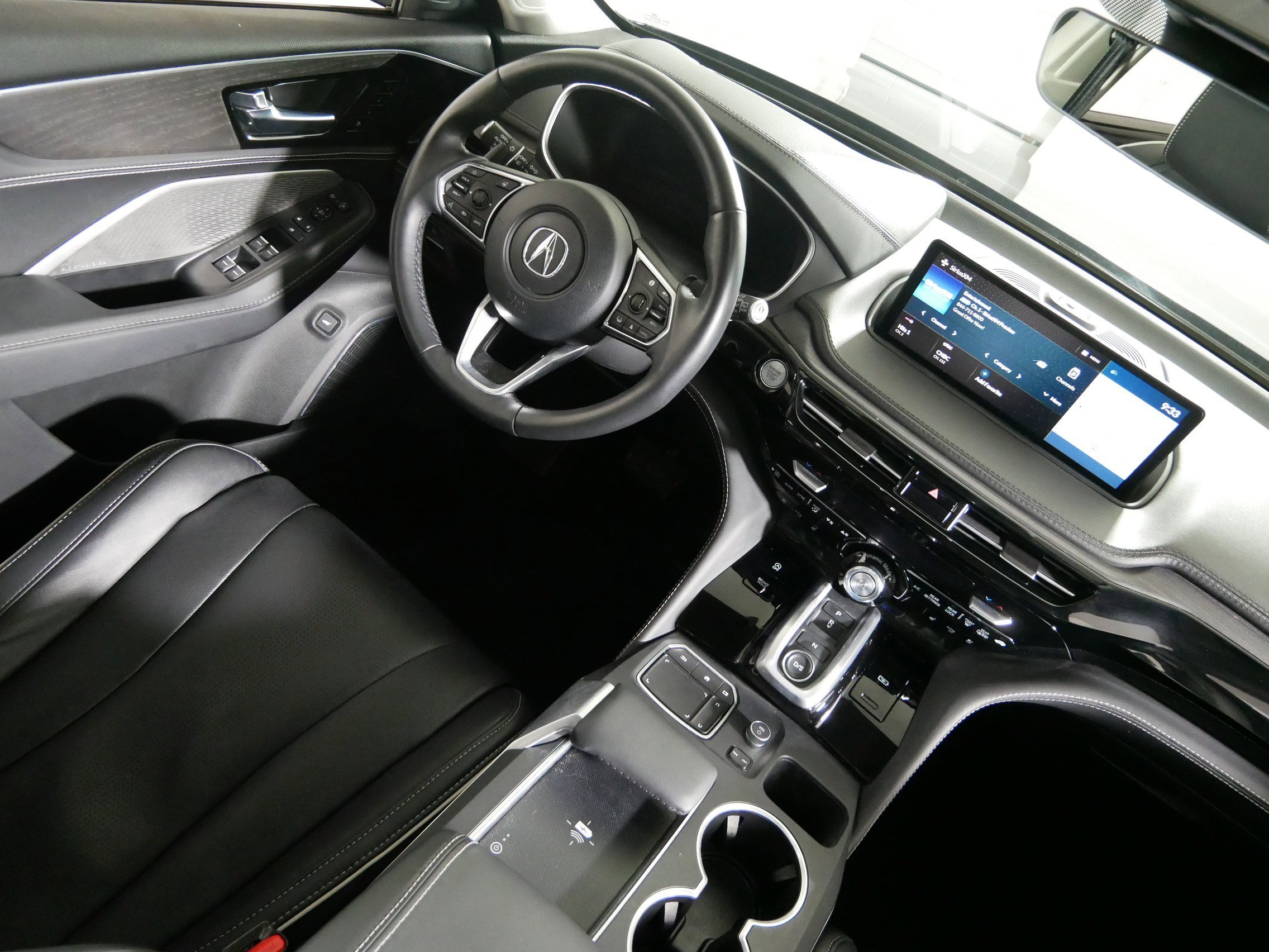 Used 2023 Acura MDX SH-AWD w/ Advance Package image 9