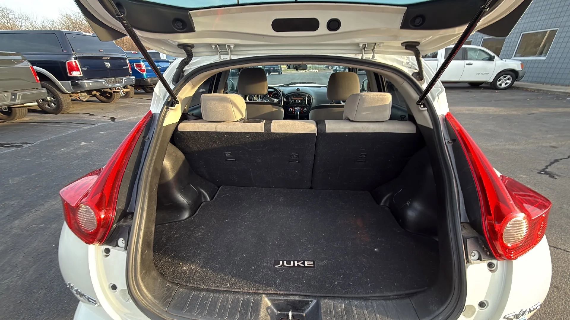 Used 2014 Nissan Juke SV image 13