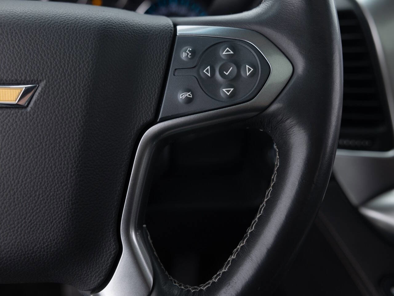 Used 2015 Chevrolet Suburban LTZ image 46