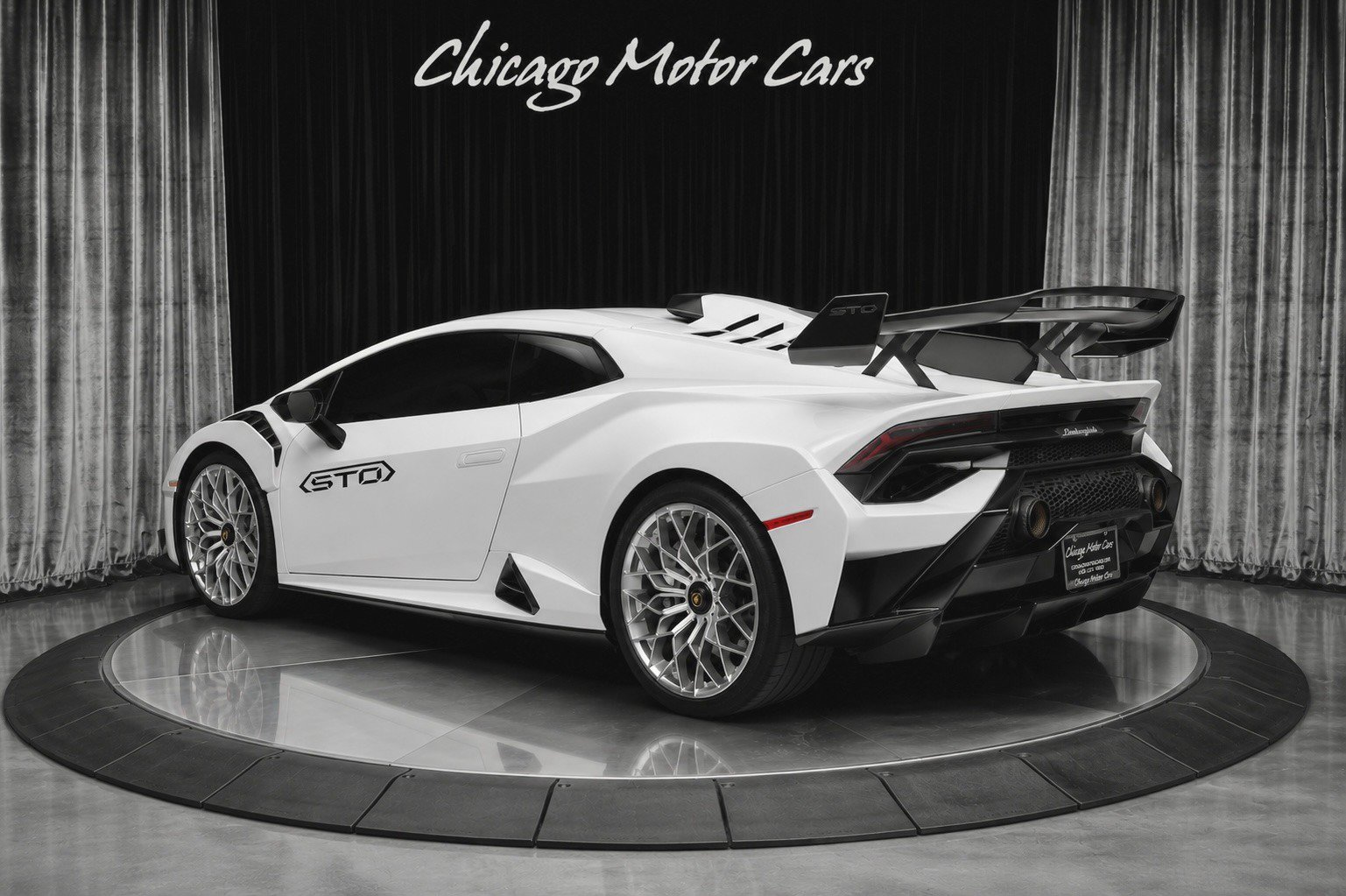 Used 2023 Lamborghini Huracan STO RWD image 3