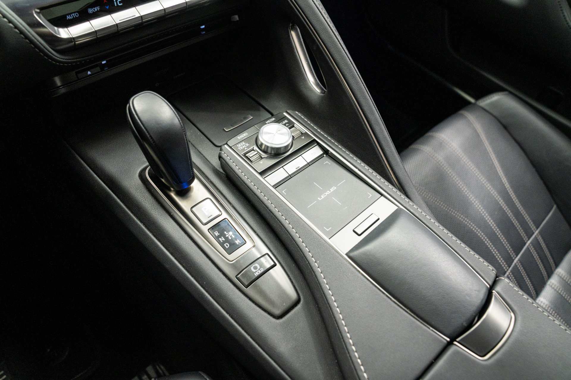 Used 2018 Lexus LC 500 Coupe w/ Touring Package RWD image 31